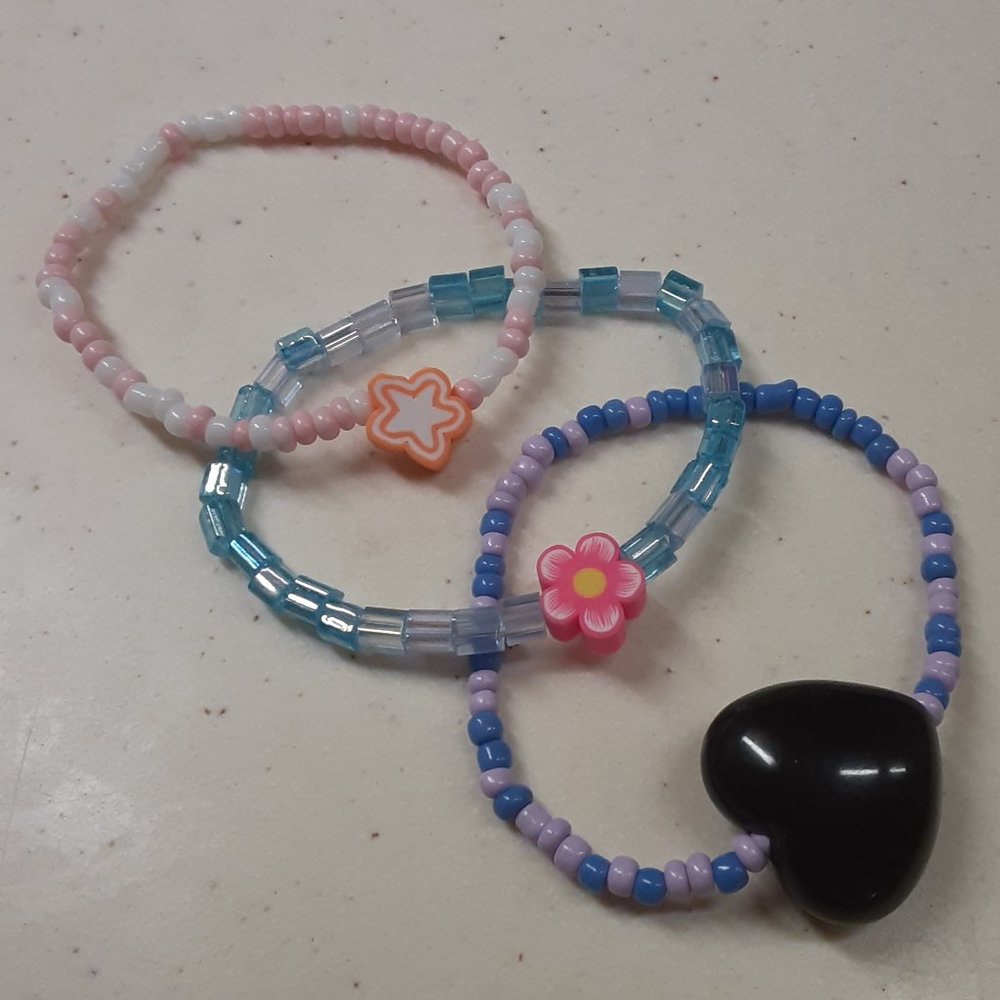 LITTLE GIRL WRISTBANDS